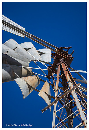 20121017-H1N3813 Windmill Gear Box Cave Creek f4