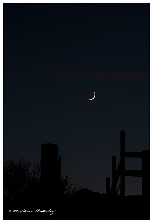 20121017_H1N3845_Crescent Moon